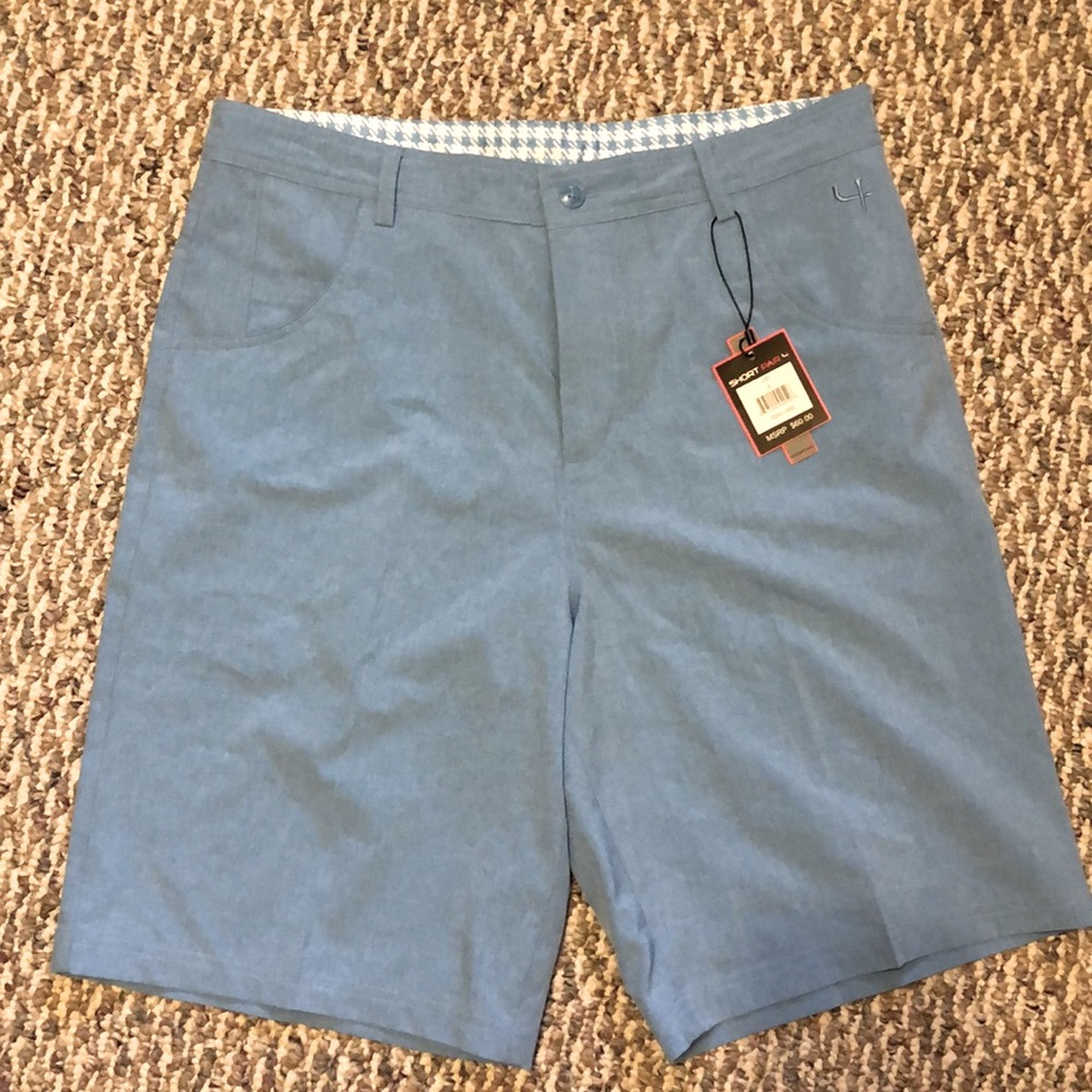 Short Par 4 men’s golf short, never worn, size 32 x 10” Inseam